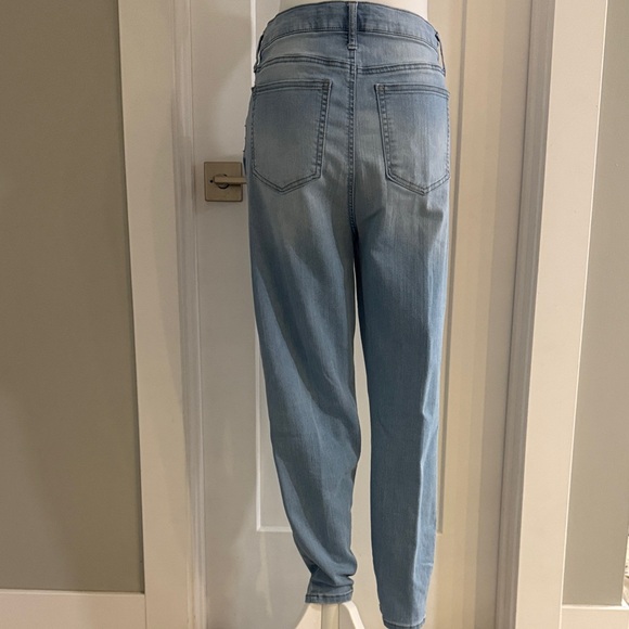 Celebrity Pink Women's Light Wash Skinny Jeans - Picture 3 of 10